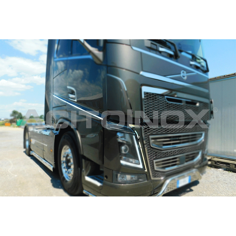 ACITOINOX ヘッドライトドア用ステンレスプレート VOLVO FH4 KCV-PARTS  輸入トラック(スカニア、ボルボ、ベンツ)部品・アクセサリーの輸入/販売